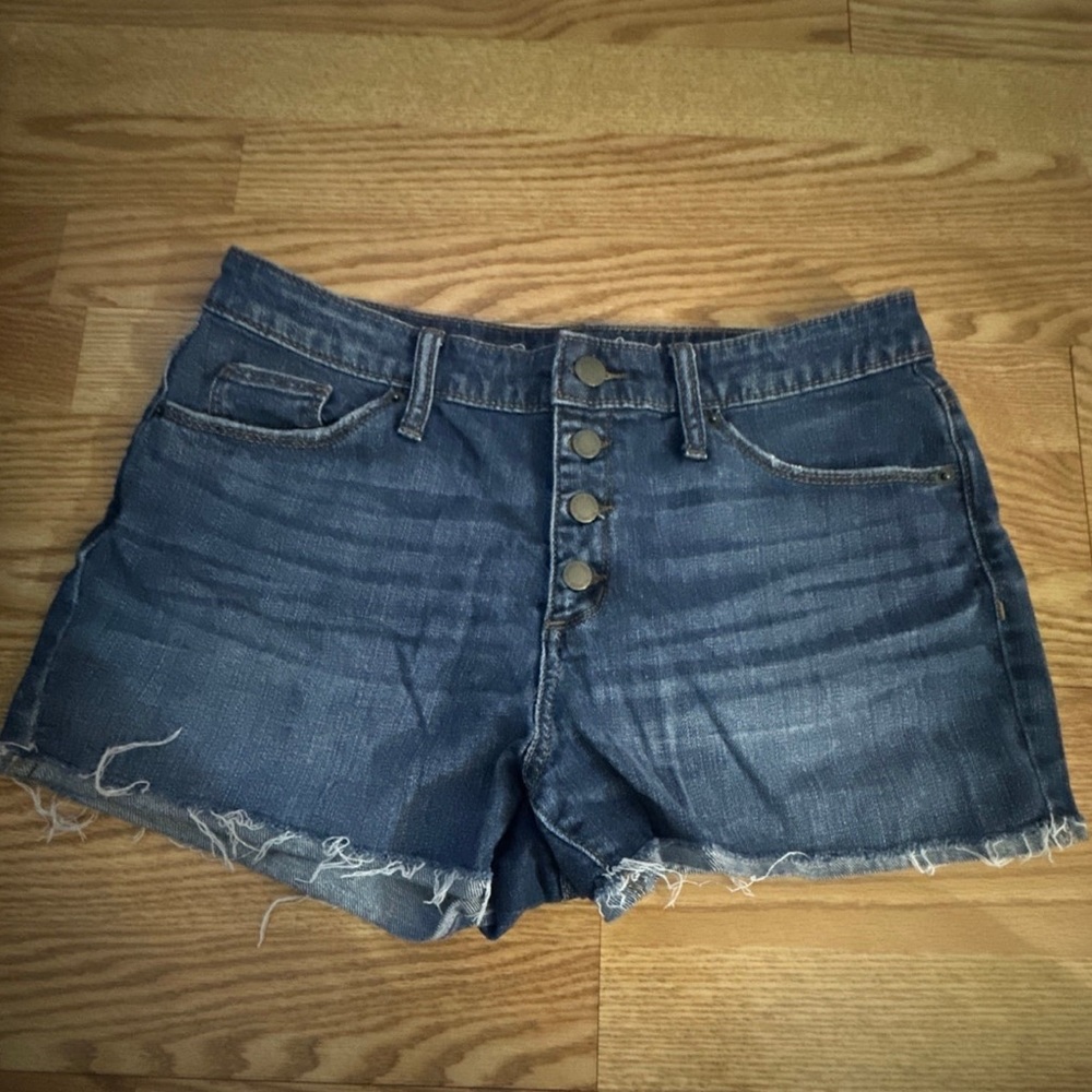 Universal Thread Shorts